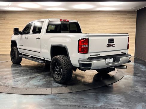 Used 2018 GMC Sierra 3500 Denali w/ Duramax Plus Package AWD/4WD image 18