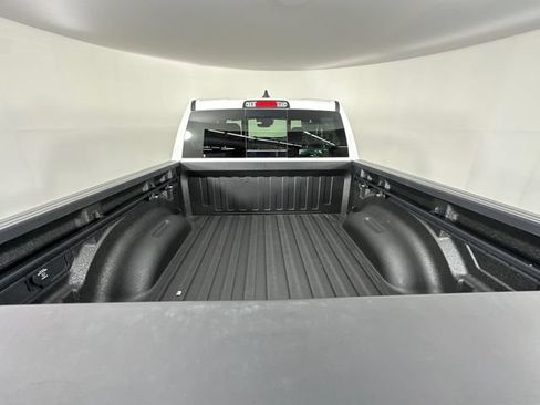 New 2026 RAM 1500 4x4 Crew Cab image 8