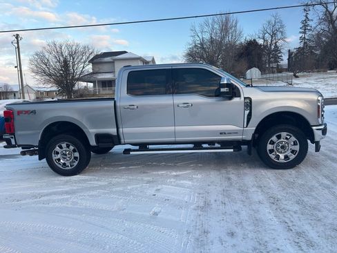Used 2024 Ford F350 Lariat w/ Chrome Package image 4