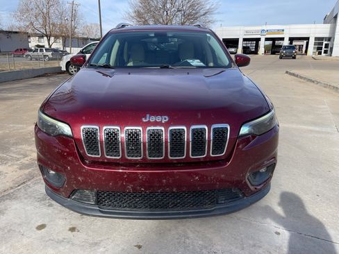 Used 2019 Jeep Cherokee Latitude w/ Popular Appearance Group image 2