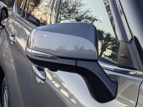 Certified 2025 Toyota Highlander Limited image 13