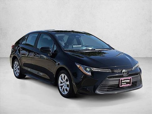 Used 2024 Toyota Corolla LE FWD image 3