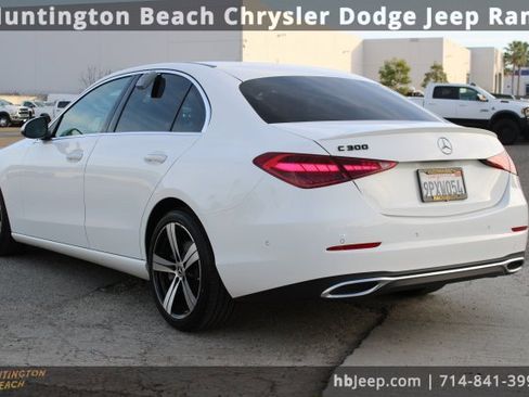 Used 2024 Mercedes-Benz C 300 Sedan image 3