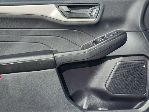 Used 2022 Ford Escape S image 24