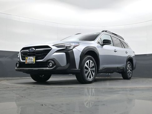 Used 2023 Subaru Outback Premium image 21
