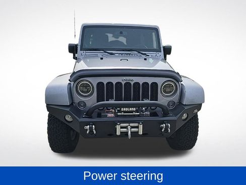 Used 2014 Jeep Wrangler Unlimited Sahara w/ Connectivity Group AWD/4WD image 3