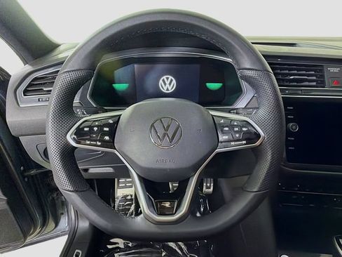 Used 2022 Volkswagen Tiguan SE R-Line FWD image 12