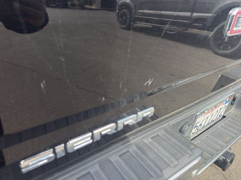 Used 2018 GMC Sierra 1500 SLT image 3