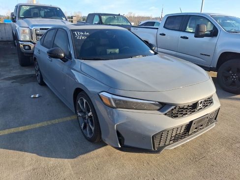 Used 2025 Honda Civic Sport image 2