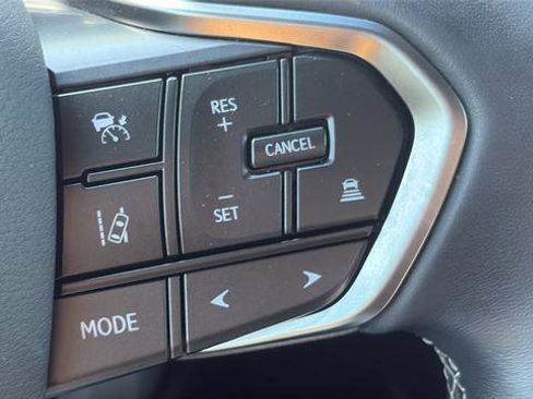 Used 2024 Lexus LX 600 4WD w/ Luxury Package image 18
