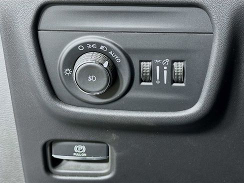 Used 2025 Jeep Grand Cherokee L Summit image 10