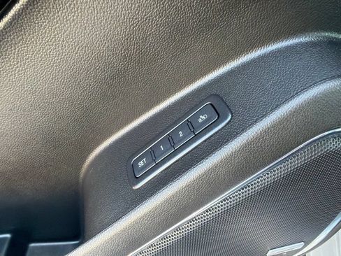 Used 2018 Chevrolet Tahoe LT AWD/4WD image 36