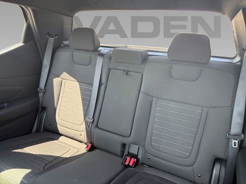 Certified 2025 Hyundai Santa Cruz SE image 4