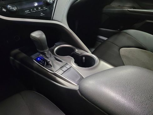 Used 2022 Toyota Camry LE FWD image 26