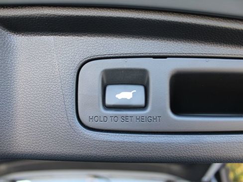 Used 2025 Honda CR-V EX-L image 32