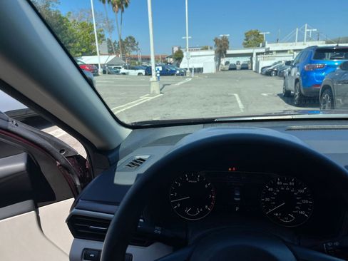 Used 2025 Nissan Altima 2.5 SV FWD image 35