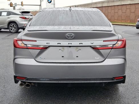 Used 2025 Toyota Camry SE image 5