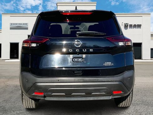 Used 2021 Nissan Rogue S image 4