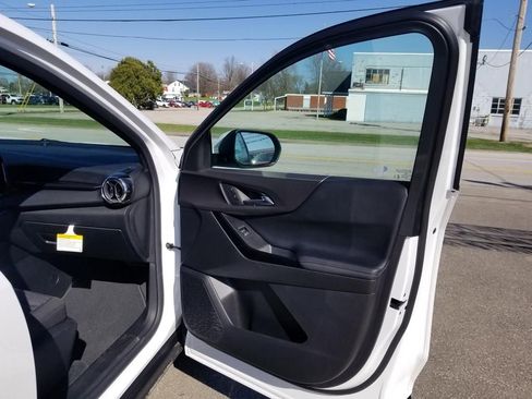 New 2026 Chevrolet Equinox LT w/ Safety and Technology Package image 24