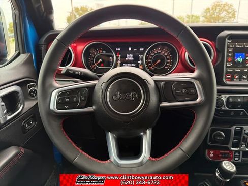 Used 2023 Jeep Gladiator Rubicon w/ Cold Weather Group AWD/4WD image 15
