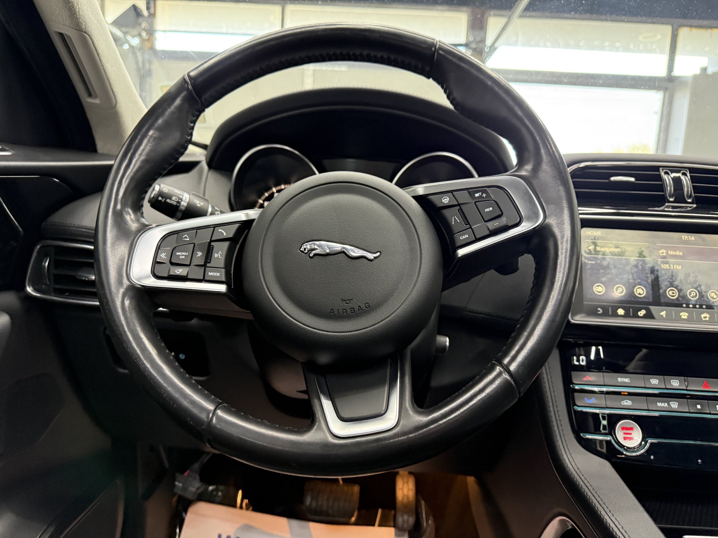 Used 2020 Jaguar F-PACE Prestige AWD/4WD image 18