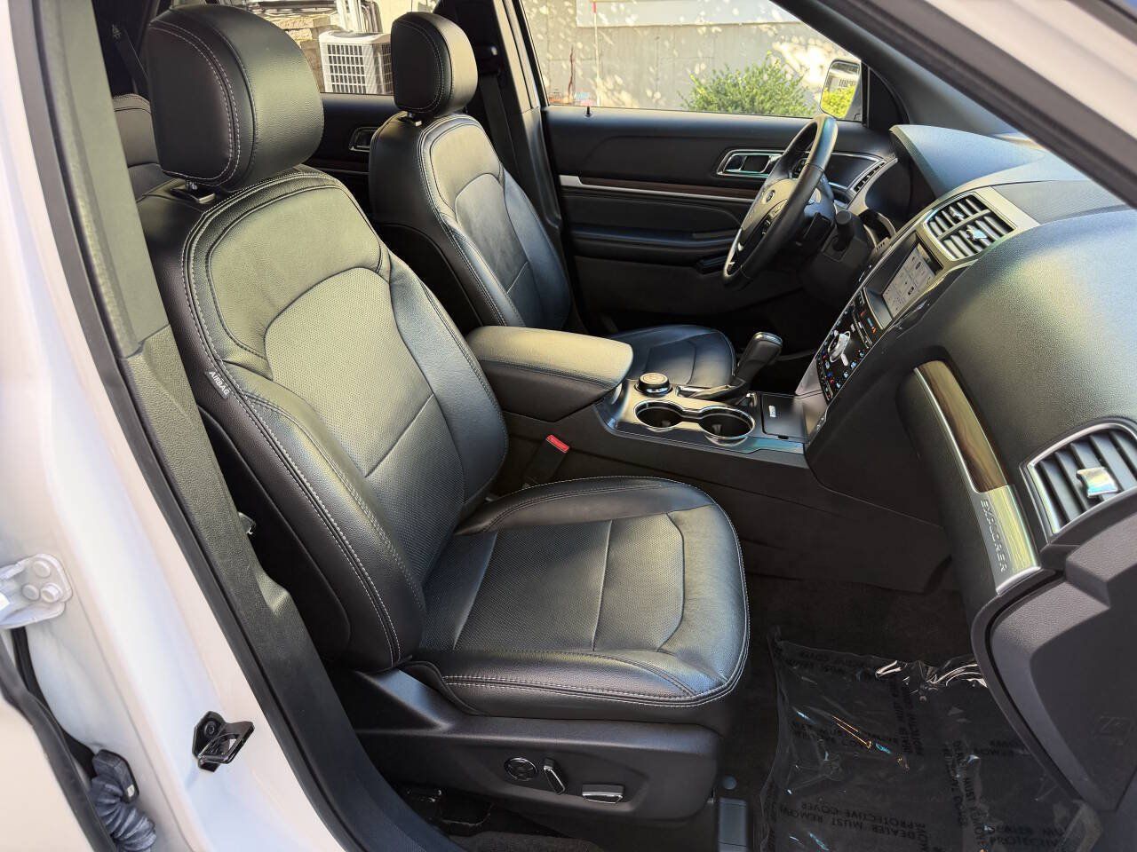 Used 2017 Ford Explorer Limited w/ Equipment Group 301A AWD/4WD image 26