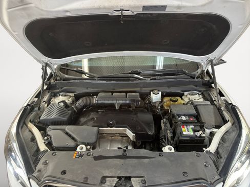 Used 2019 Buick Envision Essence FWD image 32