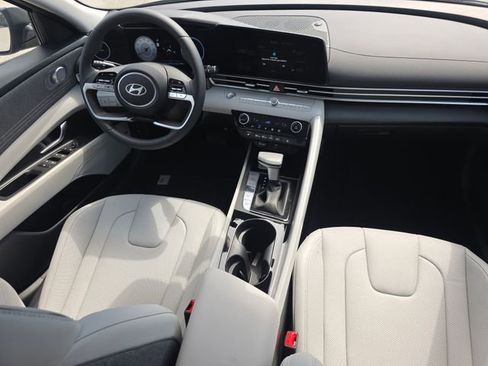 New 2026 Hyundai Elantra Limited FWD image 23