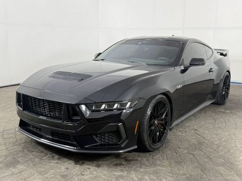 Used 2024 Ford Mustang GT Premium RWD image 3