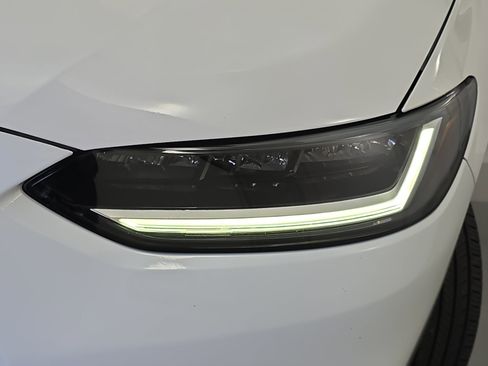 Certified 2025 Honda HR-V LX image 30