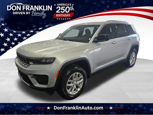 New 2026 Jeep Grand Cherokee Laredo w/ Trailer Tow Package AWD/4WD image 1