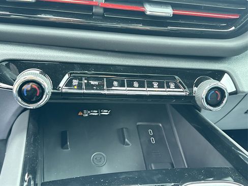 New 2024 Chevrolet Silverado EV RST image 25