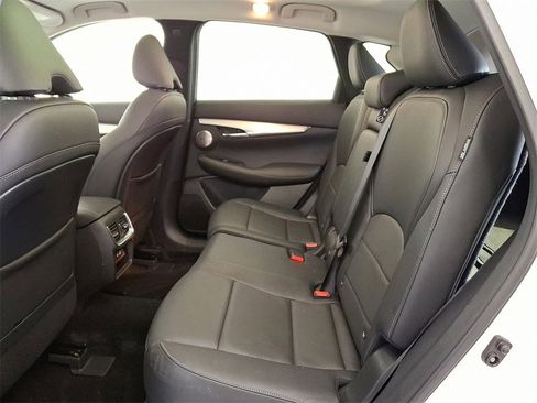 Certified 2022 INFINITI QX50 Essential image 12