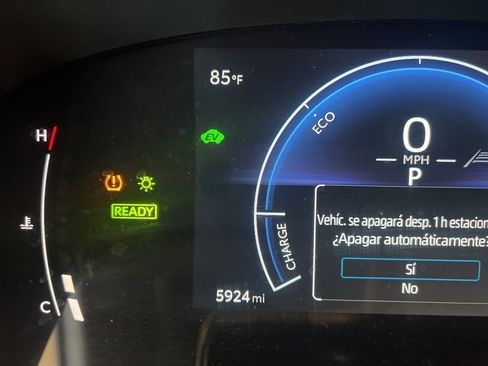 Used 2025 Toyota Camry SE w/ Convenience Package image 10