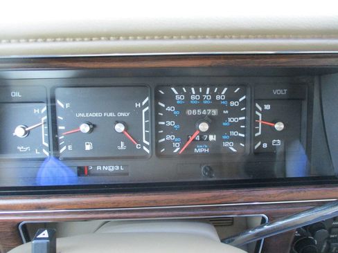 Used 1993 Dodge Dynasty FWD image 32