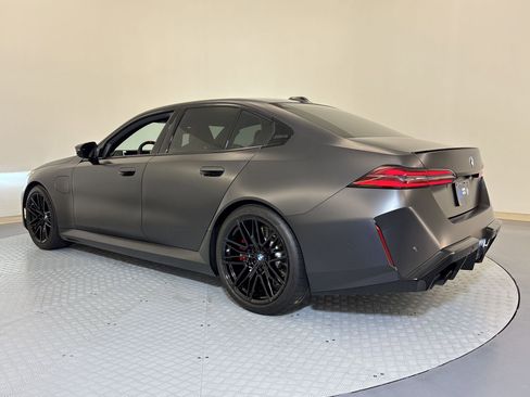 Used 2026 BMW M5 w/ Executive Package image 3