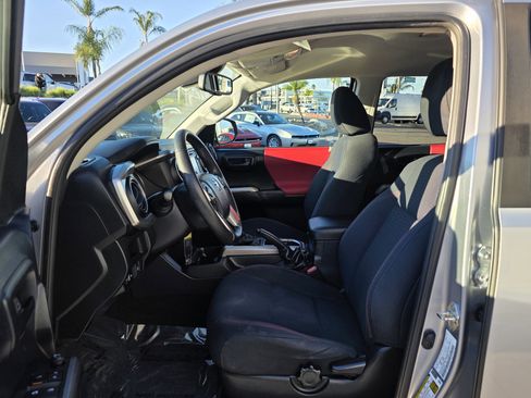 Used 2019 Toyota Tacoma SR5 image 12