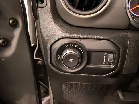 Used 2023 Jeep Wrangler Sport AWD/4WD image 16