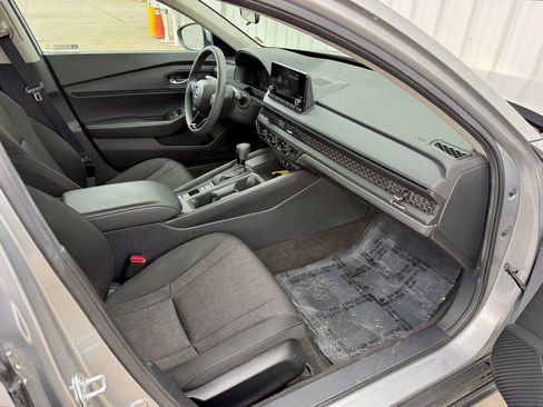 Used 2024 Honda Accord EX image 17