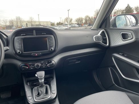 Used 2025 Kia Soul LX w/ LX Technology Package image 33