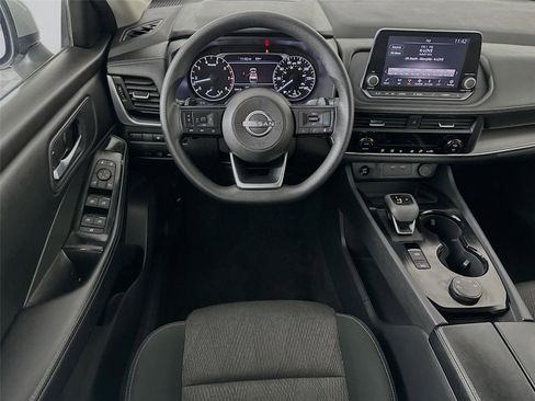 Used 2024 Nissan Rogue SV image 21