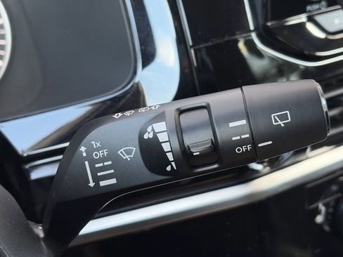 Certified 2025 Nissan Pathfinder SV image 22