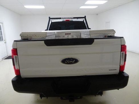 Used 2019 Ford F250 XL w/ Power Equipment Group RWD image 5