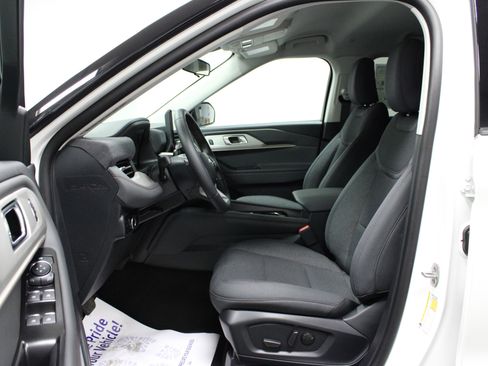 New 2026 Ford Explorer Active image 12