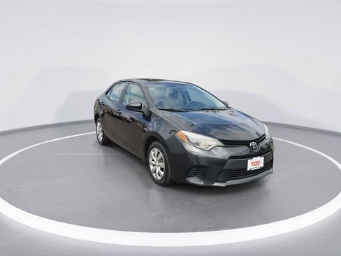 Used 2014 Toyota Corolla LE FWD image 2