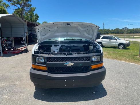 Used 2017 Chevrolet Express 2500 RWD image 27