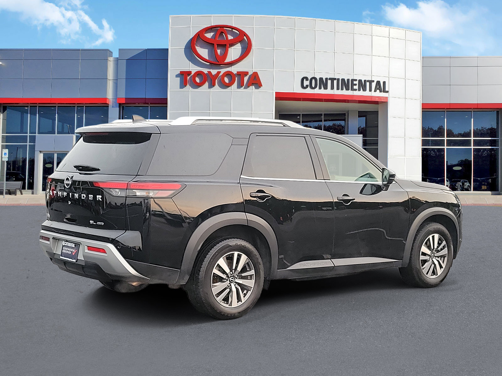 Used 2025 Nissan Pathfinder SL AWD/4WD image 5
