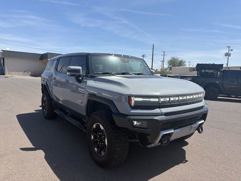 Used 2024 GMC Hummer EV 2X w/ Extreme Off-Road Package AWD/4WD image 2