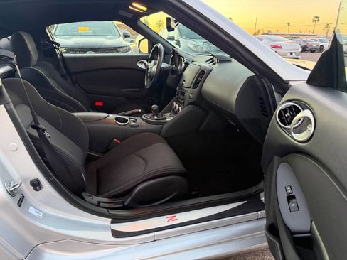 Used 2019 Nissan 370Z Coupe image 23