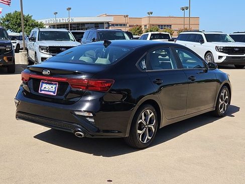 Used 2019 Kia Forte LXS FWD image 5